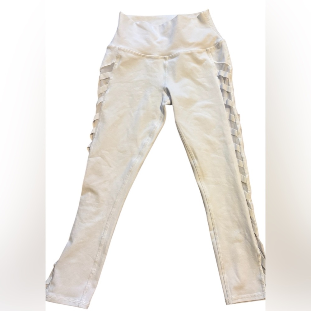 ALO YOGA Crop Leggings Pants w Lattice Side Cutouts Mesh sz XS White EUC Summer